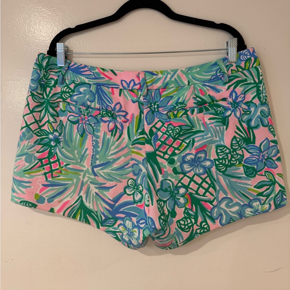 Lilly Pulitzer Leafy Print Shorts with Gold Button Size 14 - Picture 4 of 6
